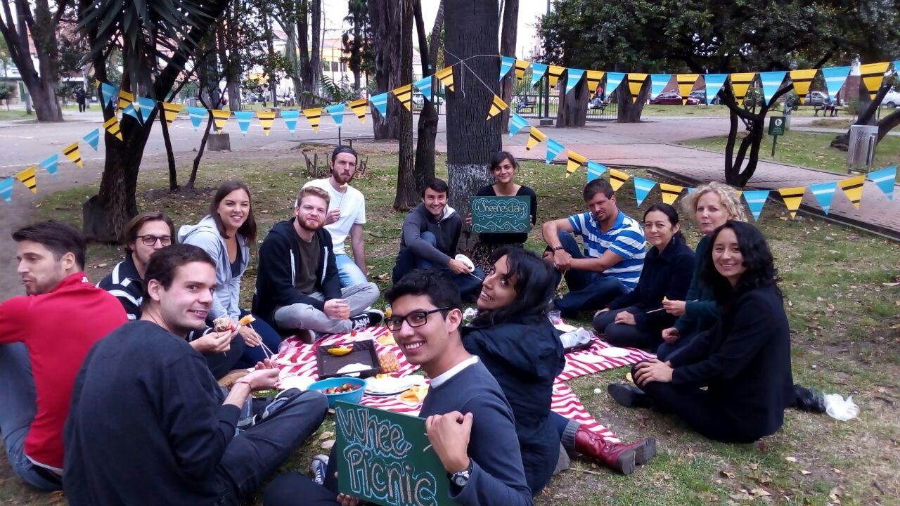 people having a pictinc during a Spanish Lesson in Bogota